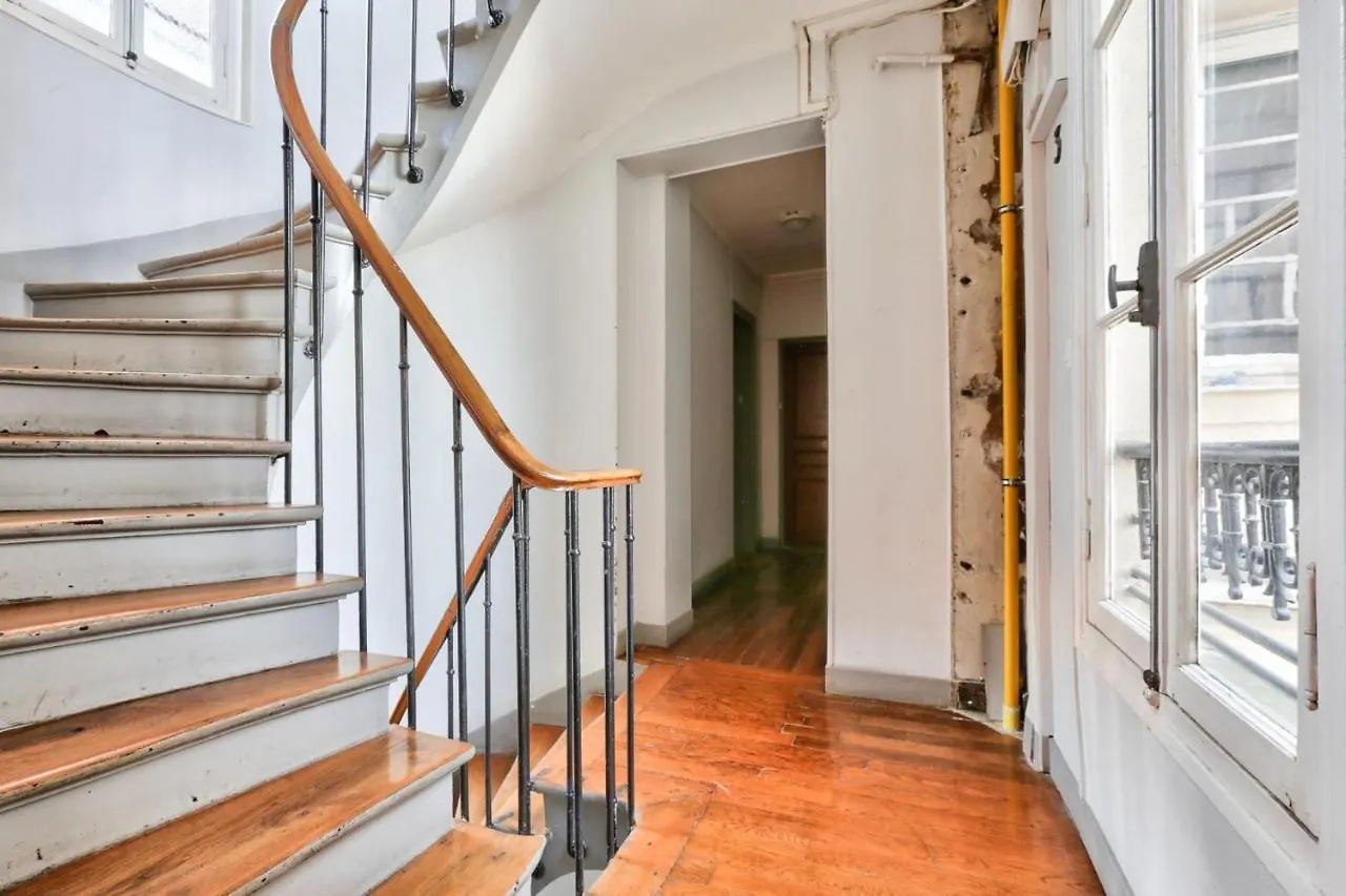 Charming Apartment For 2 People - Paris 20 0*,