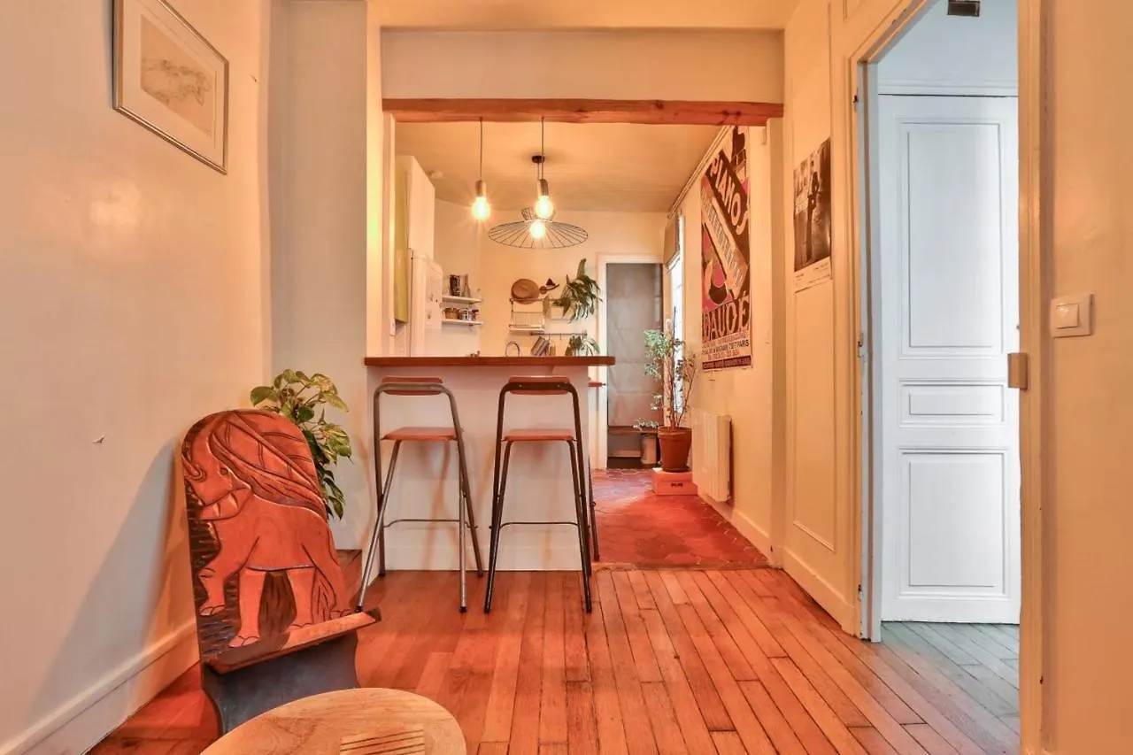 Charming Apartment For 2 People - Paris 20 0*,  France